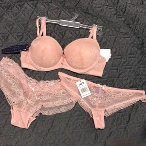 NWT Pink lace bra & panty set, 3pcs